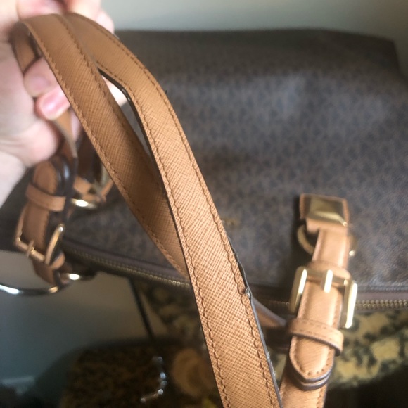 Michael Kors Karla Large Signature Tote - Picture 6 of 15